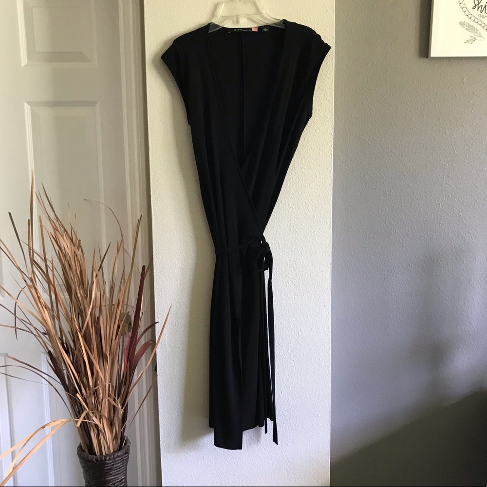 CITY unltd Wrap Dress Small LBD